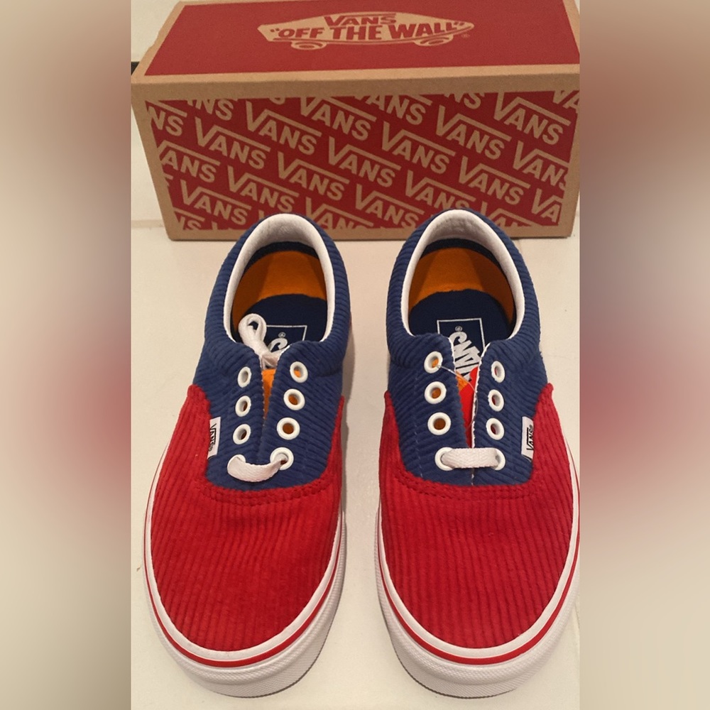 Vans Corduroy size 4